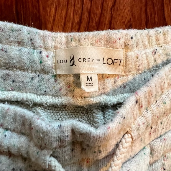 Lou & Grey Loft cream shorts - size Medium - Picture 2 of 5